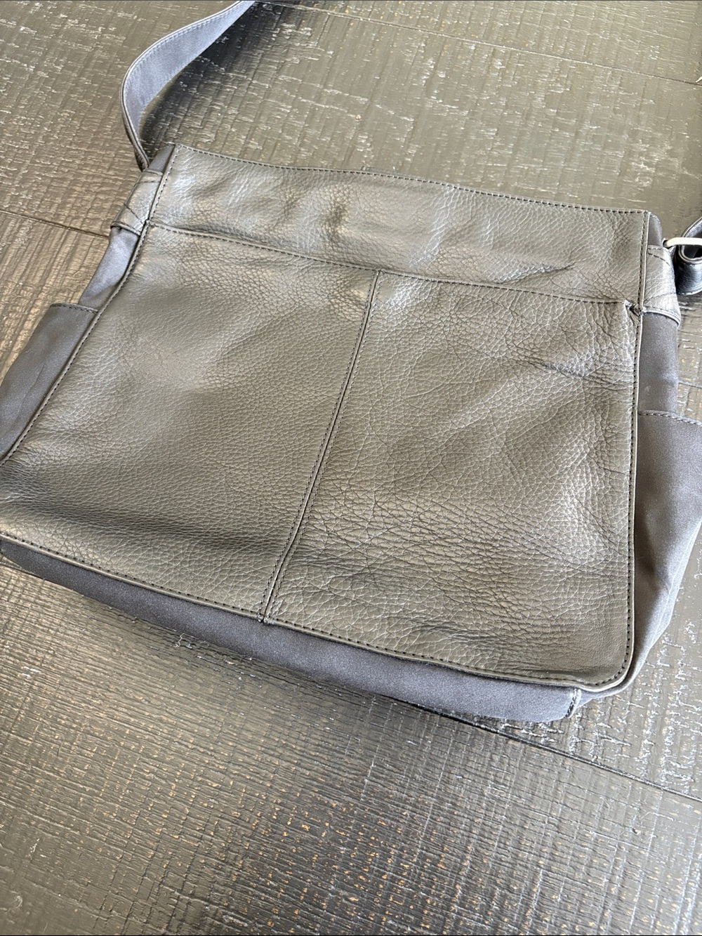 Fossil Black Leather Messenger/Crossbody Bag - Picture 5 of 8